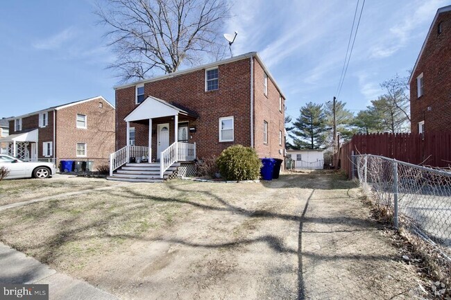 Building Photo - 2727 S Cleveland St Rental