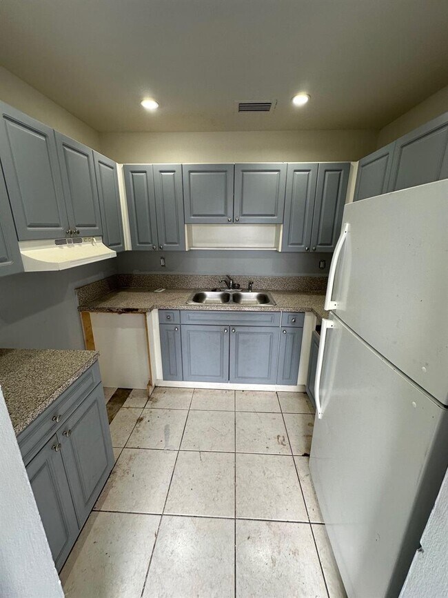 Photo - 403 NW 32nd Ct Apartments Unit 206