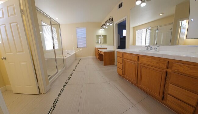 Photo - 936 McCall Cir