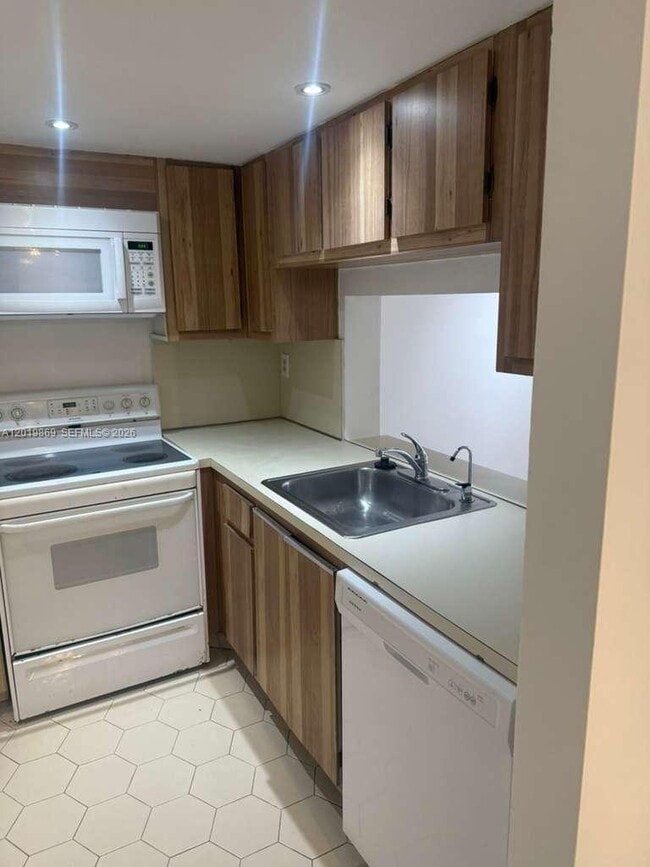 Photo - 20840 San Simeon Way Unit 208