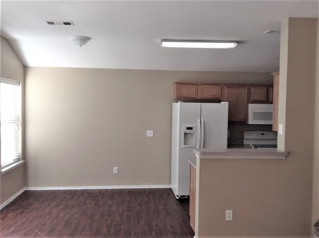 Photo - 308 Lake Travis Dr