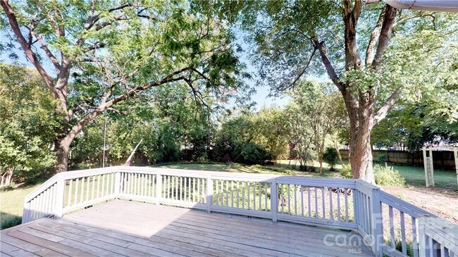 Photo - 1426 Bevis Dr