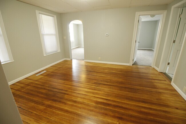 Photo - 101 Short St