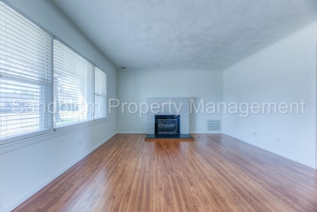 Photo - For Lease | Tulsa | Available Now!