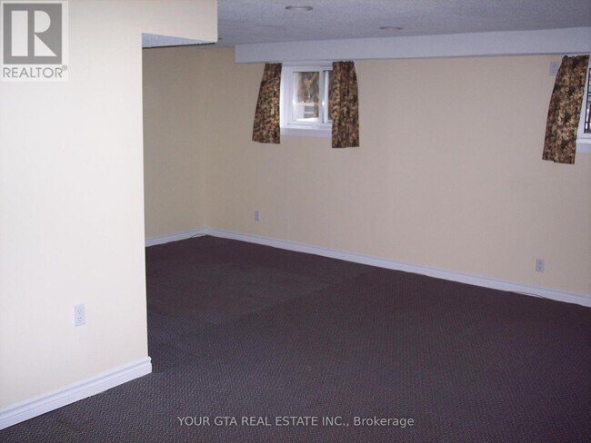 Photo - 147 Bonham Blvd