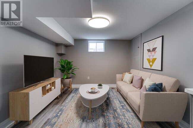 Photo - 86 Morenz Crescent