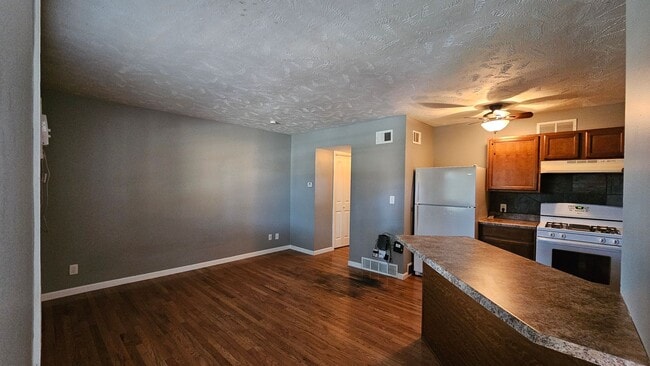 Photo - University Row Apartments
