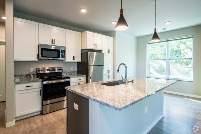 2BR, 2BA - 1162SF