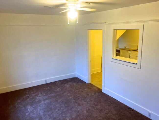 Photo - 505 SE Lyon St