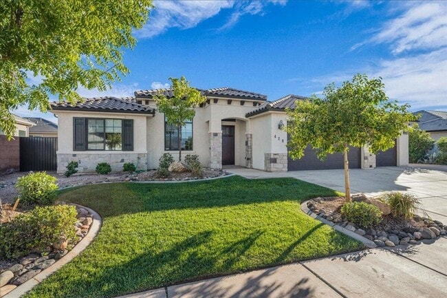 Building Photo - 4 Bed 2.5 Bath Single-Level Home!