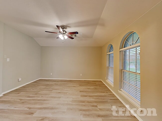 Photo - 626 Chapman Dr