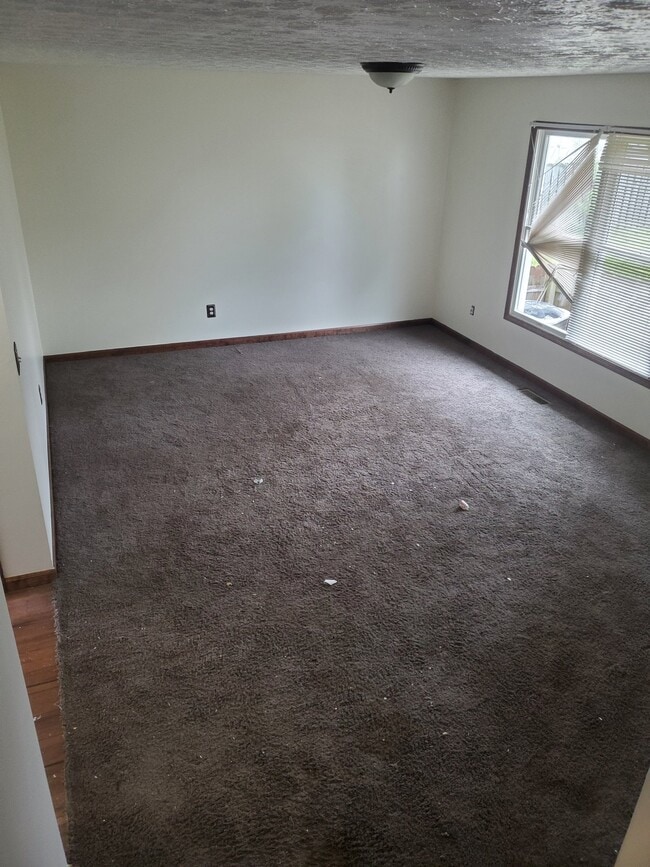 Photo - 1864 Pine Grove Pl