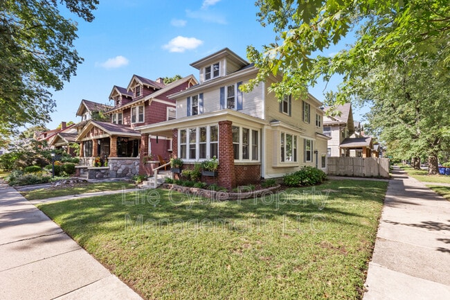 Building Photo - 1355 Bemis St SE