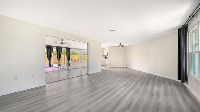 Photo - 2512 Post Rd