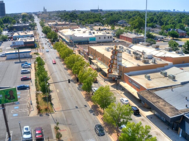 6 min walk to Tower Theater - 2409 N Robinson Ave Unit B