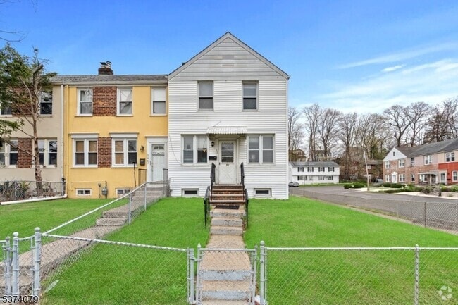 Building Photo - 92 Baker St Rental