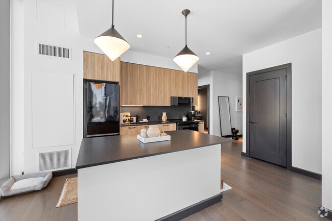 2BR, 1BA - 922SF - Sienna at the Thompson