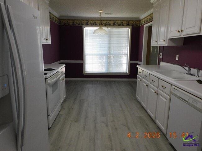 Photo - 225 Waterford Dr