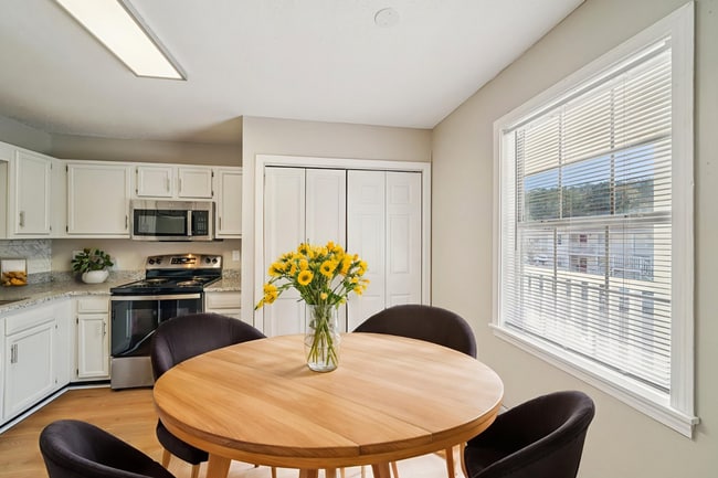 Photo - Sun Valley Apartments