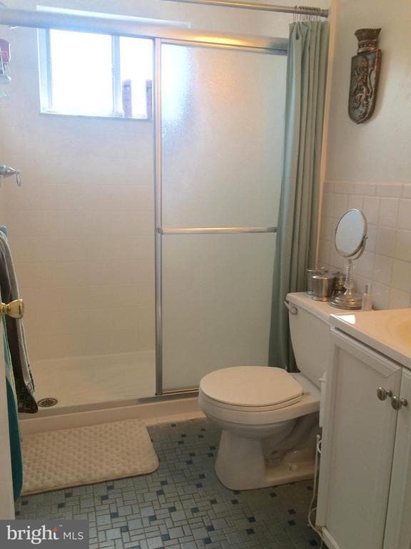 Photo - 335 E Lancaster Ave