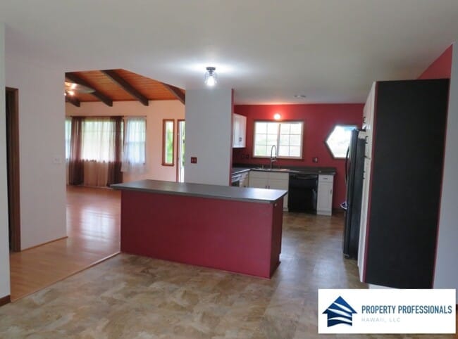 Photo - Well kept 3 bdrm in Ainaloa!