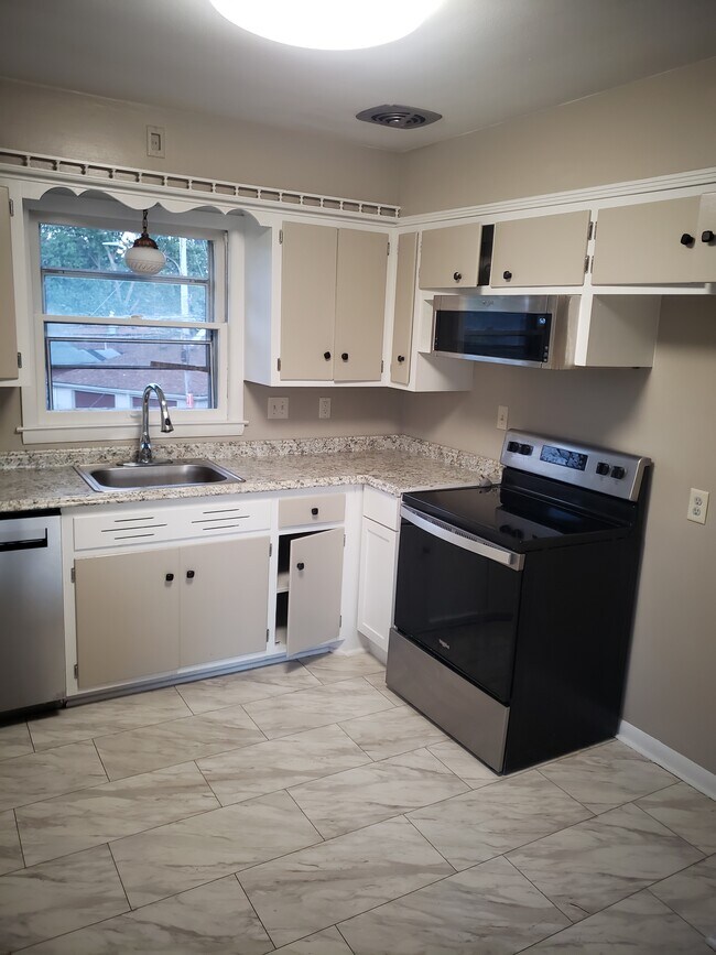 4230 N 100th St Unit 3