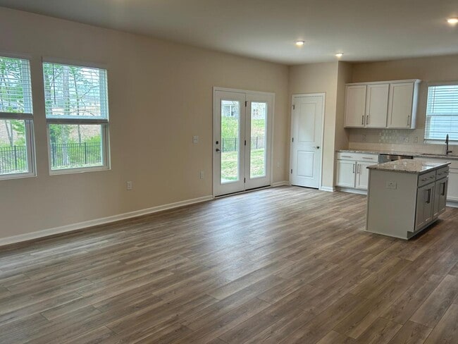 Photo - 552 Campbell Rdg Pl