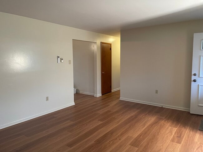Photo - 857 E Louther St