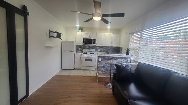 Photo - 589 Bramhall Ave Apartment Unit 2L
