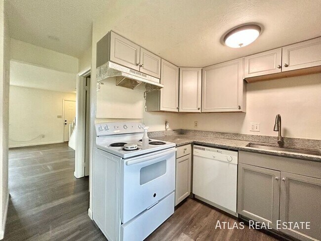 Photo - 3392 W 66th Pl Unidad 3