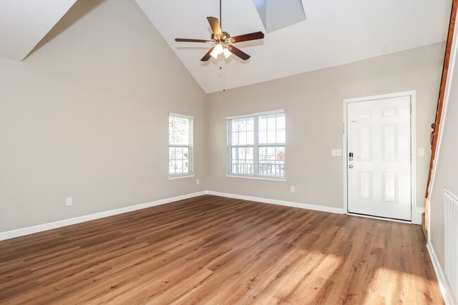 Photo - 404 Barking Dr