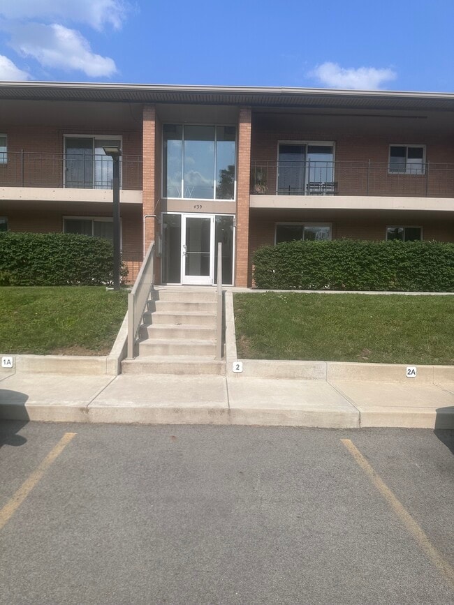 Front Main Entrance - 439 College Ave Unit 4 Rental