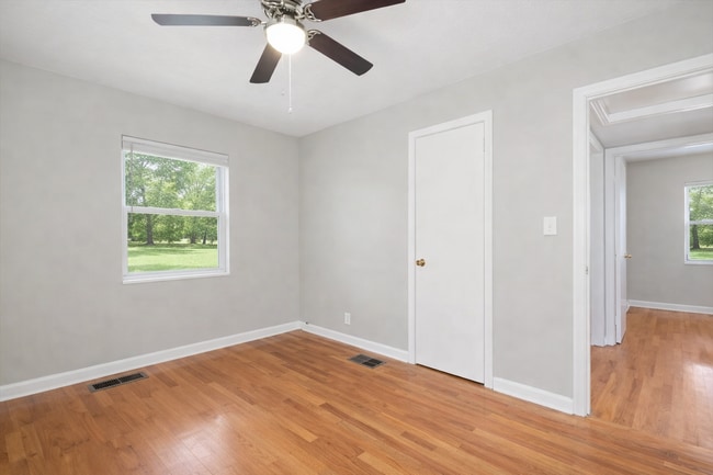 Private Room Continued - 5654 Baywood Ter