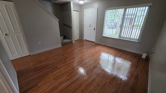 Photo - 36 S Point Dr