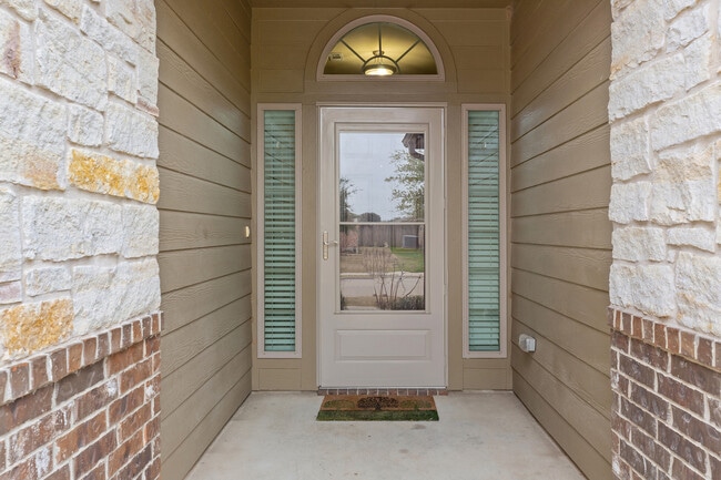 Photo - 7916 Fieldstone Dr