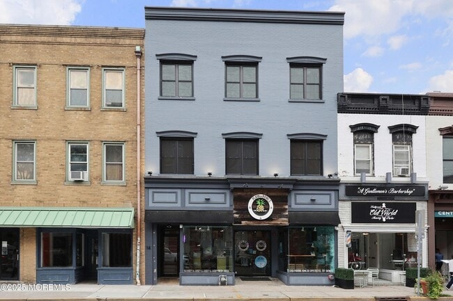 Building Photo - 14 W Front St Unit 3R Rental