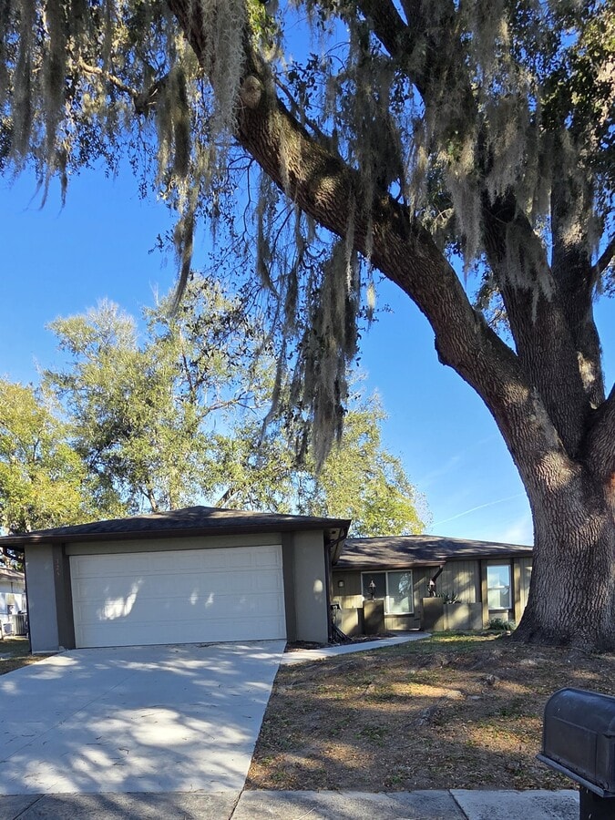 Photo - 325 Pacheco Ct