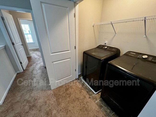 Photo - 43 Moorlyn Ln
