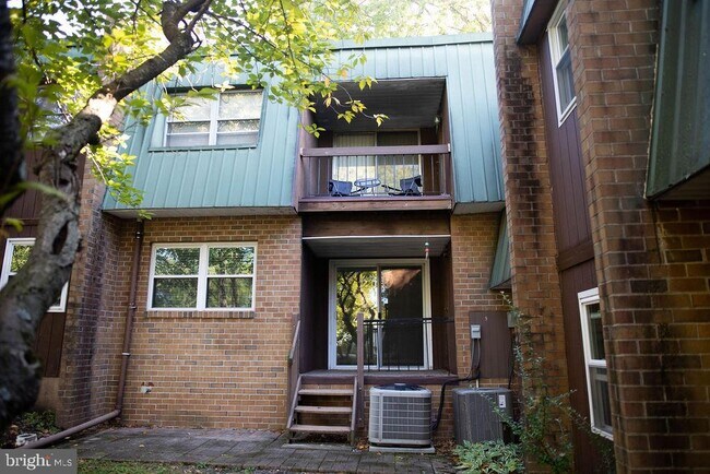 Building Photo - 319 Meadowview Ln Unit 319 Rental