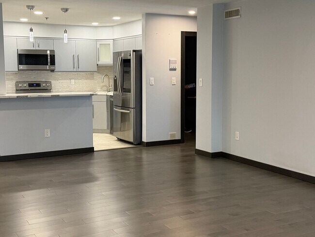 Photo - 661 Lowell St Unit 3