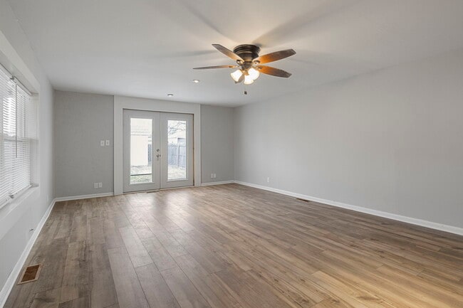 Photo - 1450 W 14th St