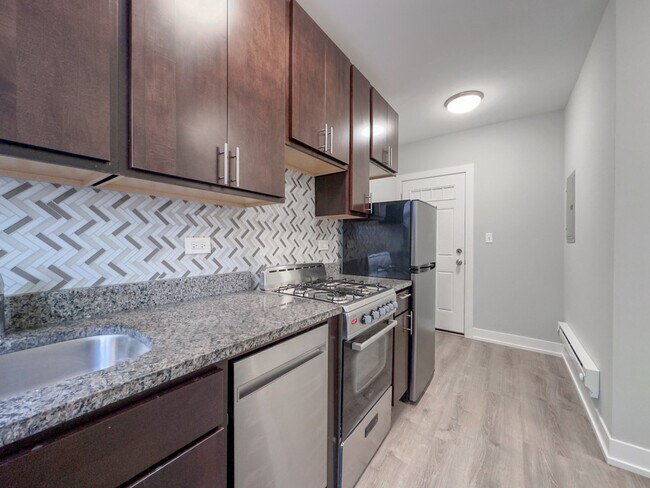 Photo - 436 W Belden Unidad 102C