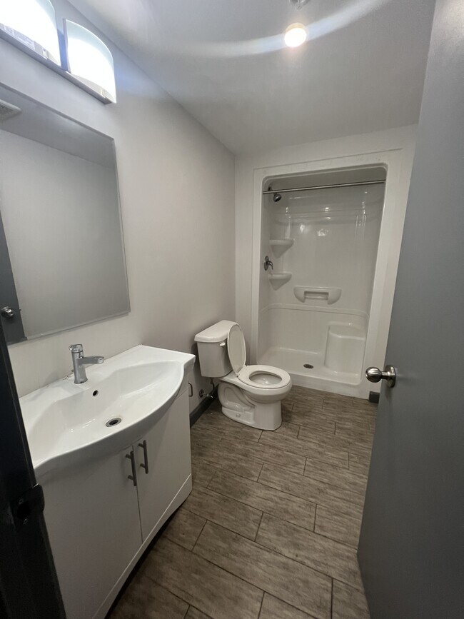 Photo - 258A-258A Sunview St