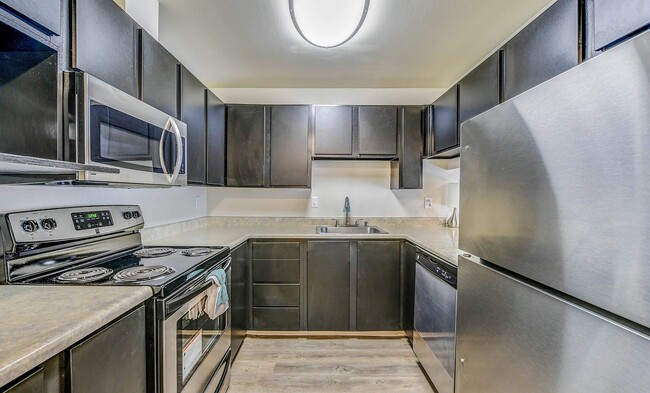 Building Photo - Glen at North Creek Rental