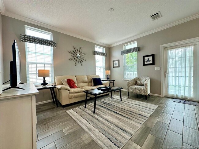 Photo - 173 NE Portside Dr