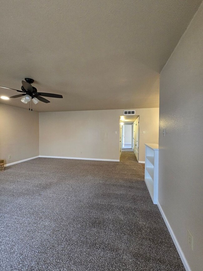 Photo - 1621 N Lea St