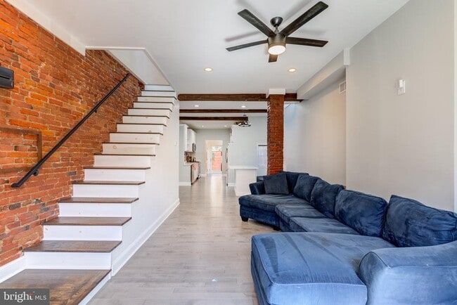 Photo - 1711 Moore St