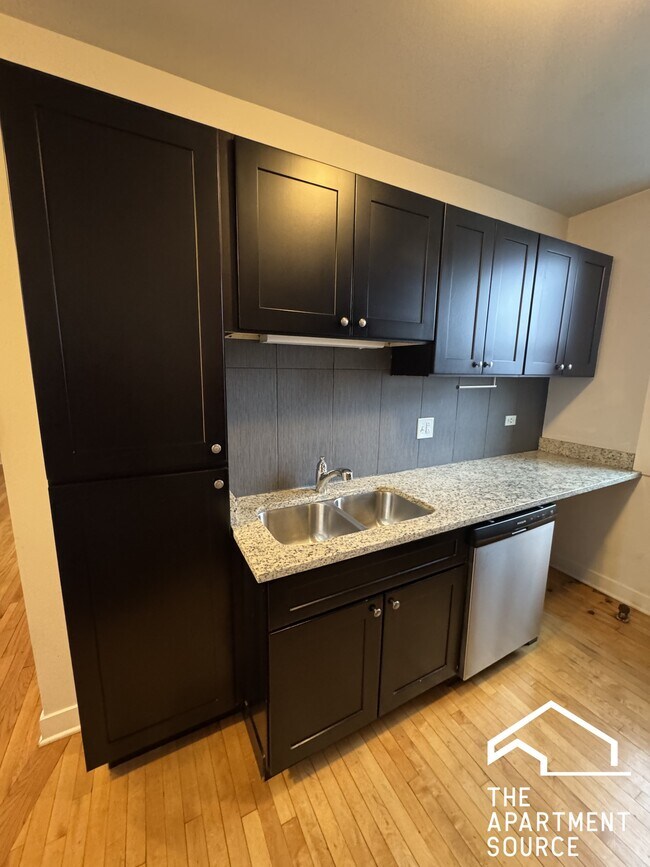 Photo - 4606 N Kildare Ave Unit 3W