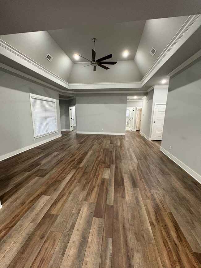 Photo - BEAUTIFUL HOME IN GREAT LOCATION!