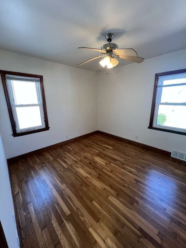 Building Photo - 5050 N 57th St